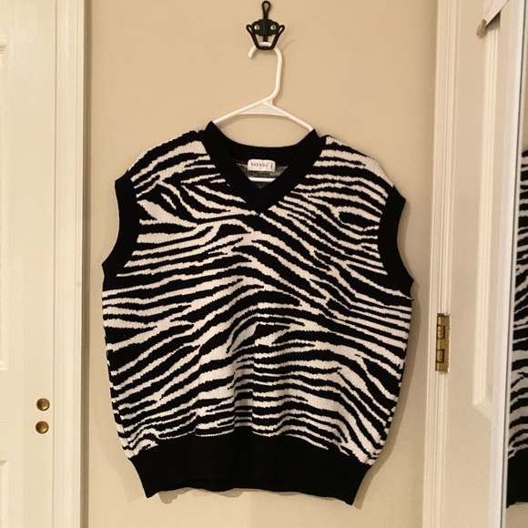 Zebra Print Oversize Sweater Vest - Picture 1 of 6